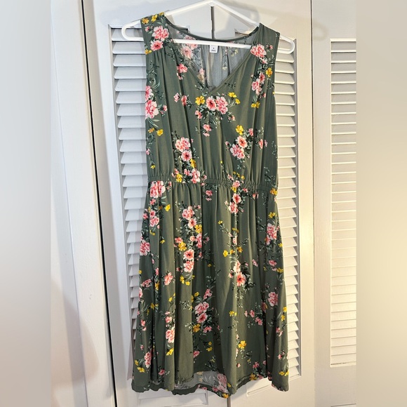 Old Navy Dresses & Skirts - Old Navy Olive Floral Dress